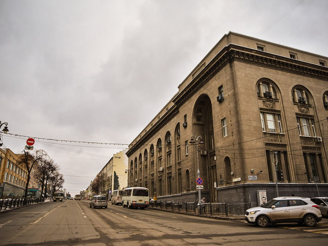 В Курске прошло заседание комиссии по вопросам своевременности и полноты выплаты заработной платы и уплаты страховых взносов на обязательное пенсионное и социальное страхование.