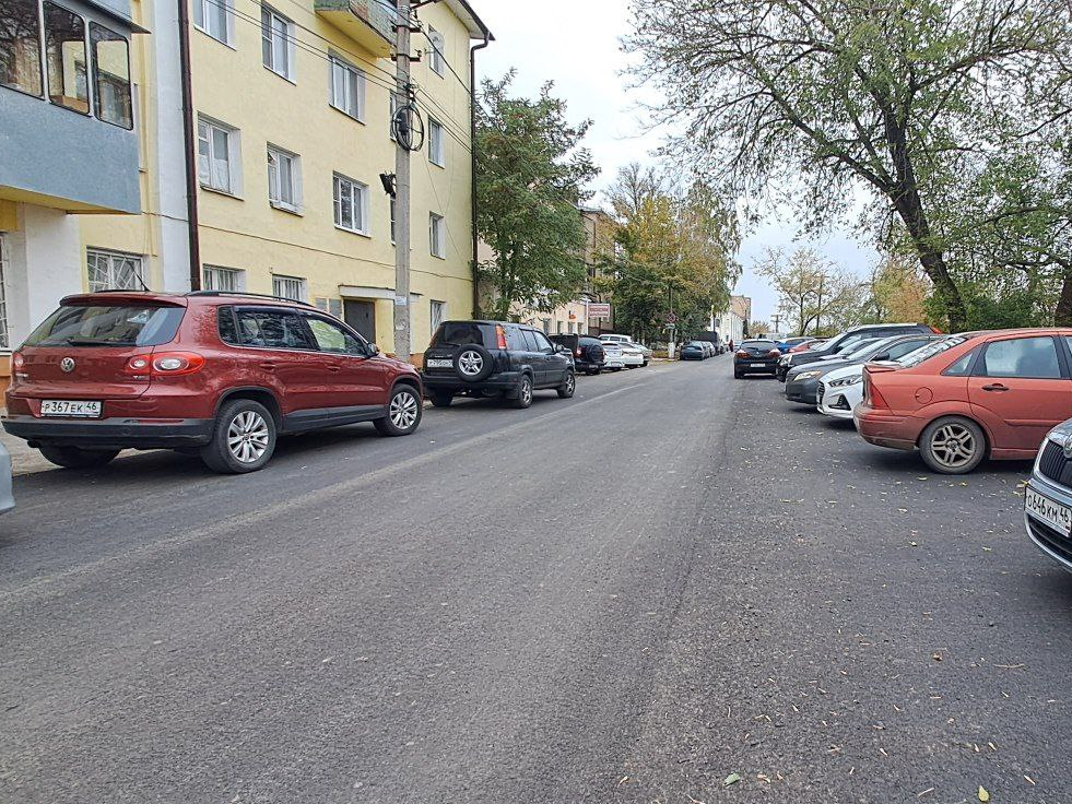 На улице Володарского подходит к завершению ремонт автомобильной дороги.