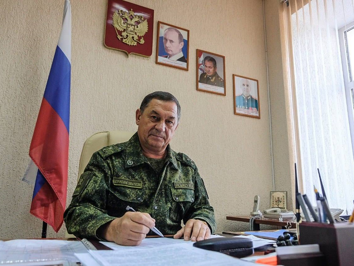 15 июля завершился весенний призыв. Из Центрального и Сеймского округов к местам несения службы отправились более 300 срочников. Об итогах работы рассказал военный комиссар Игорь Ясько.