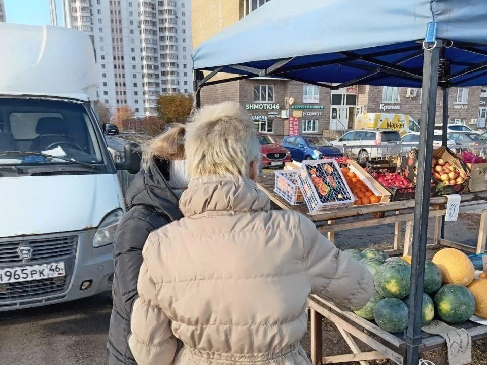 Сотрудники администрации  Центрального округа провели рейд по пресечению несанкционированной торговли.