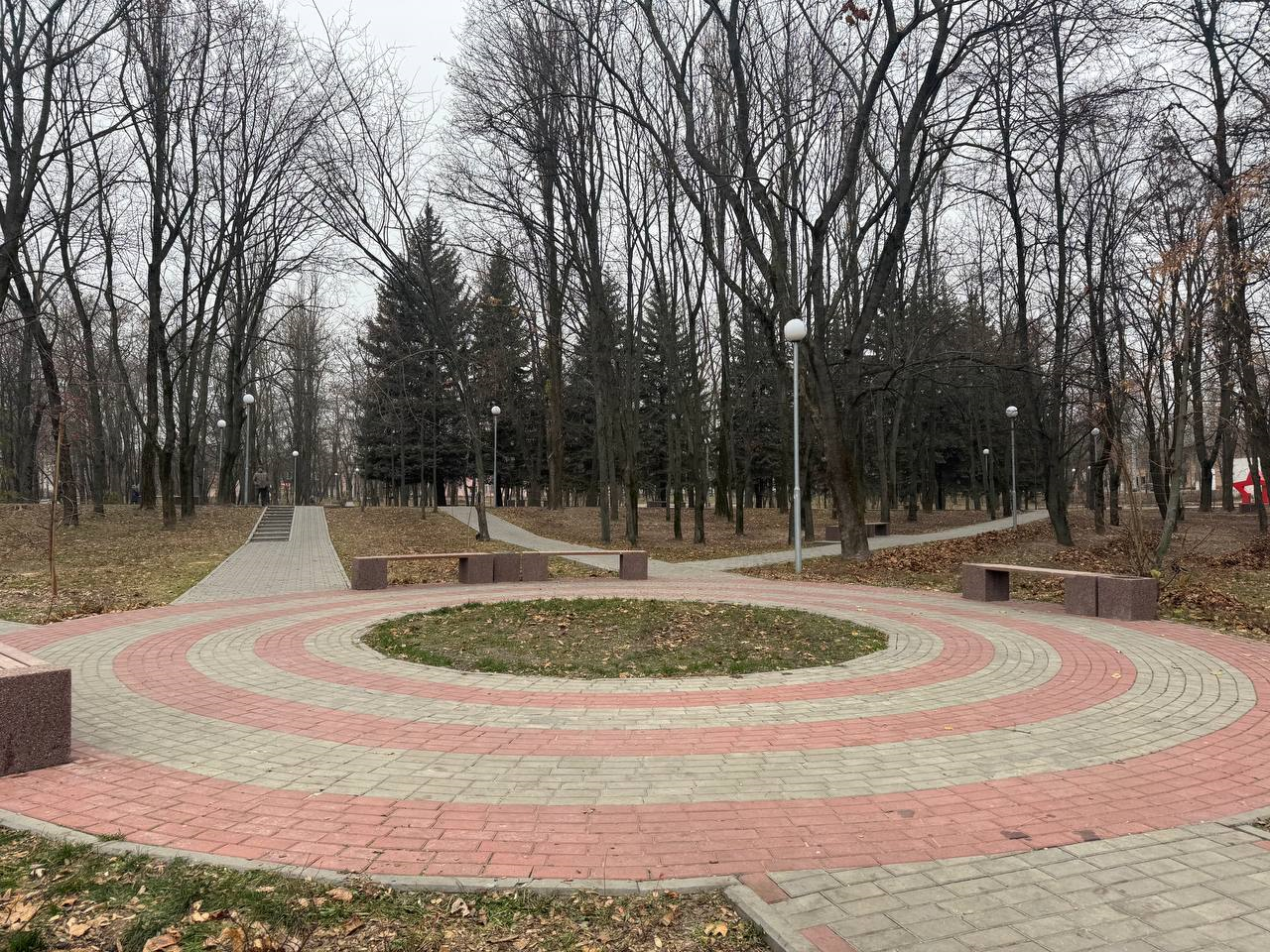 В Курске в парке КЗТЗ появится новое освещение. Об этом сообщили в комитете ЖКХ.