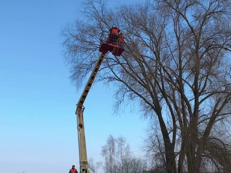 Председатель комитета городского хозяйства Дмитрий Меркулов по поручению главы города посетил несколько объектов, где в данный момент работают подрядчики.