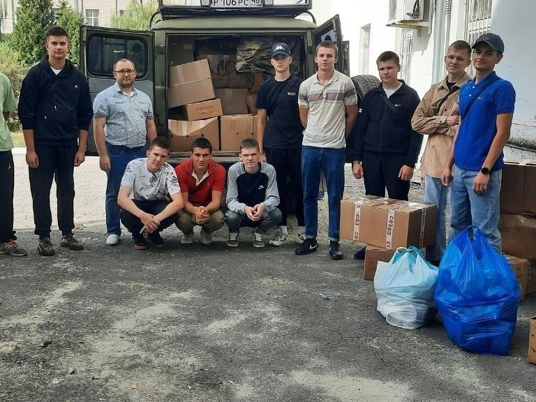 Активисты «Движения Первых» факультета СПО Курского государственного аграрного университета помогают нашим бойцам и пострадавшим жителям приграничья.