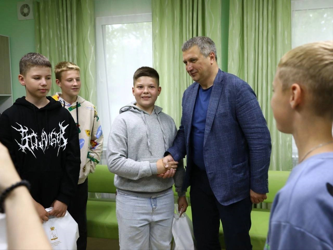 Курские школьники встретились с главой Самары Иваном Носковым.