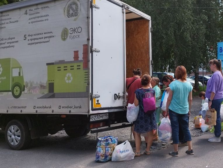 Составлено расписание Экотакси на август.