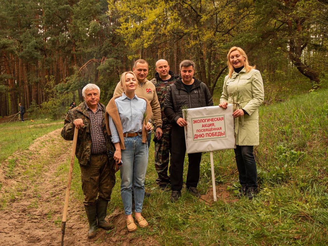 В Курске подходит к концу месячник благоустройства, в рамках которого в городе проходят общегородские субботники.