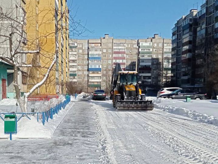 На прошлой неделе специалисты комитета ЖКХ провели обследование 183 придомовых территорий и 97 контейнерных площадок, расположенных на территории города Курска.