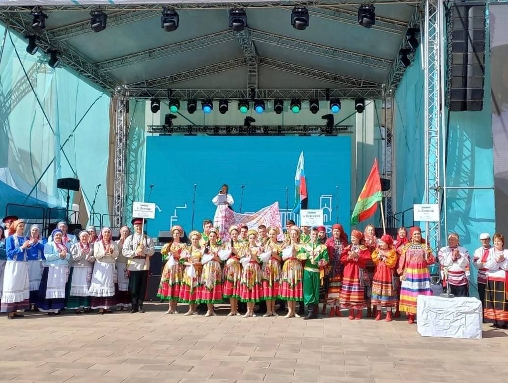 В этом году международный фольклорный фестиваль «Самоцветы» пройдёт в 15 раз.