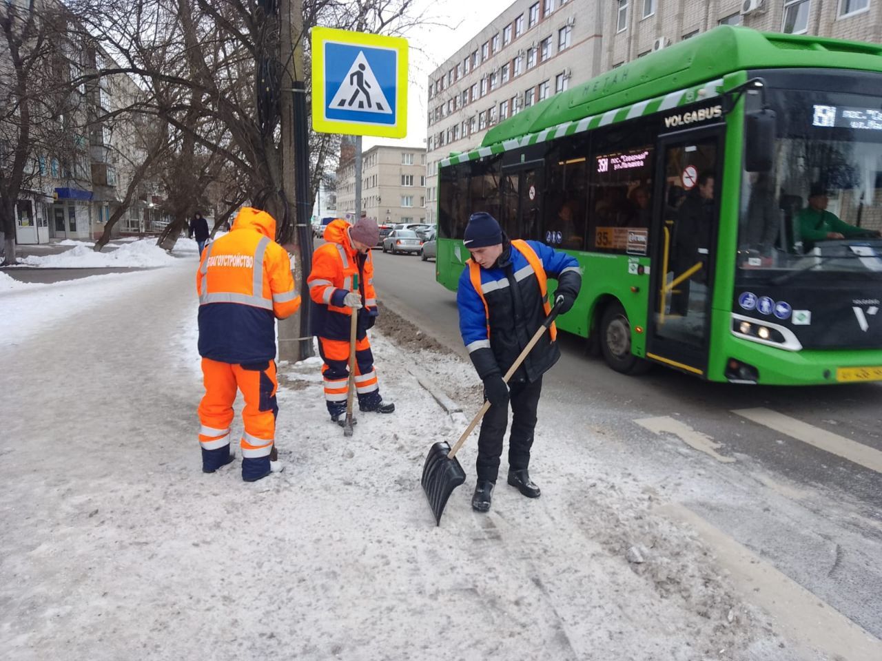 Дороги областного центра продолжают приводить в порядок.