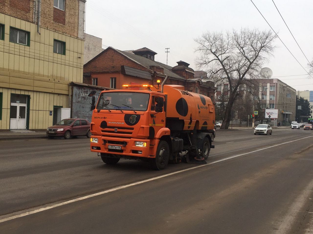 Город продолжают приводить в порядок.