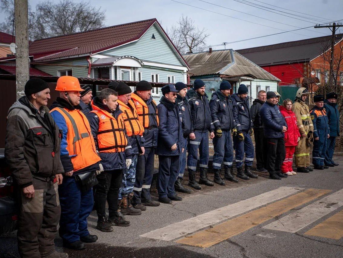 Сегодня в районе школы № 16 прошла штабная тренировка по подготовке к паводку.