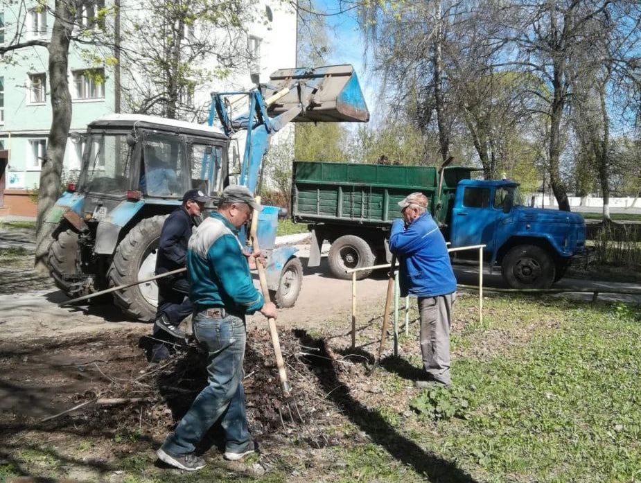 Комиссией по мониторингу за состоянием объектов и их соответствием требованиям за прошлую неделю обследовано более 100 дворовых территорий МКД.