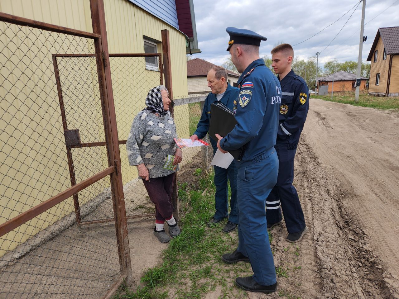 В прошедшие выходные в Курске прошли рейды по профилактике пожаров и возгораний сухой травы.