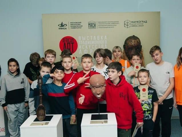 В дни осенних каникул делегация курских школьников принимала участие в специализированной смене «Сила России» в Подмосковье.