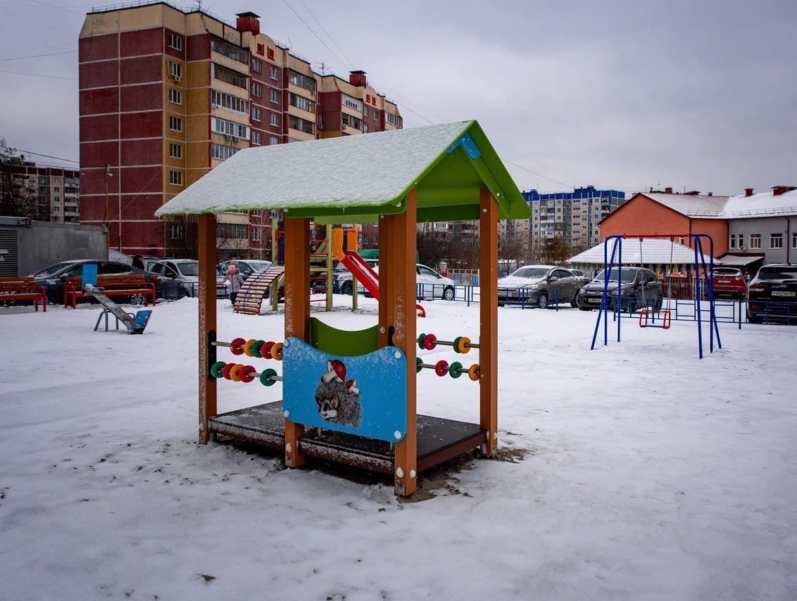 В городе продолжается благоустройство дворовых территорий.