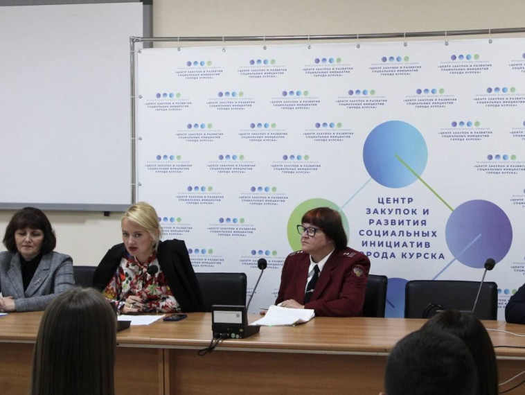 В Курске состоялось совещание с руководителями предприятий общественного питания, в том числе нестационарных торговых объектов. В Курске состоялось совещание с руководителями предприятий общественного питания, в том числе нестационарных торговых объектов.