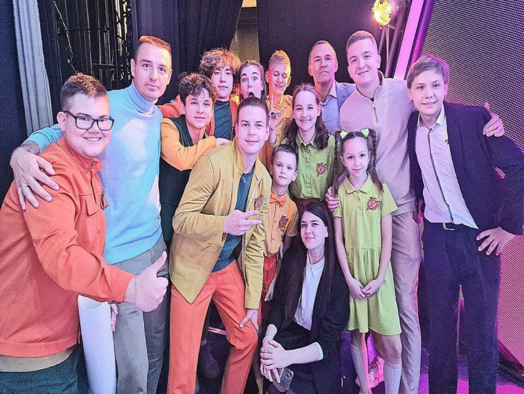 Команда КВН «Антоновка» Курска и Курской области стала вице-чемпионами телевизионного проекта «КВН. Дети». Команда КВН «Антоновка» Курска и Курской области стала вице-чемпионами телевизионного проекта «КВН. Дети».