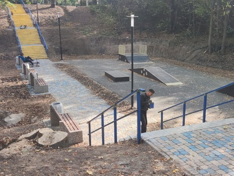 В Курске завершён второй этап благоустройства лесопарковой зоны по проспекту Вячеслава Клыкова. В Курске завершён второй этап благоустройства лесопарковой зоны по проспекту Вячеслава Клыкова.
