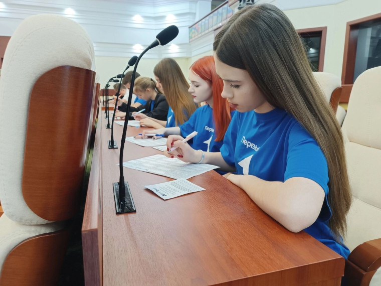 Сегодня, в преддверии Дня Неизвестного Солдата, по всей России проходит акция «Тест по истории Великой Отечественной войны». Сегодня, в преддверии Дня Неизвестного Солдата, по всей России проходит акция «Тест по истории Великой Отечественной войны».
