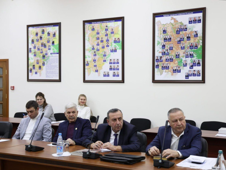 В Курске прошло заседание совета по межнациональным и межконфессиональным отношениям при главе города. Его провел заместитель главы администрации Сергей Котляров. В Курске прошло заседание совета по межнациональным и межконфессиональным отношениям при главе города. Его провел заместитель главы администрации Сергей Котляров.