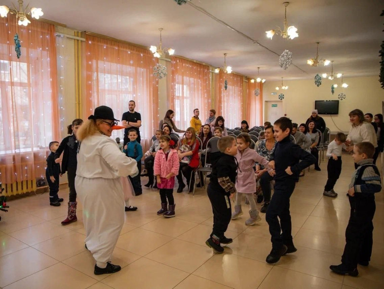 В Курском культурном центре «Лира» прошел новогодний утренник «Время чудес». В Курском культурном центре «Лира» прошел новогодний утренник «Время чудес».