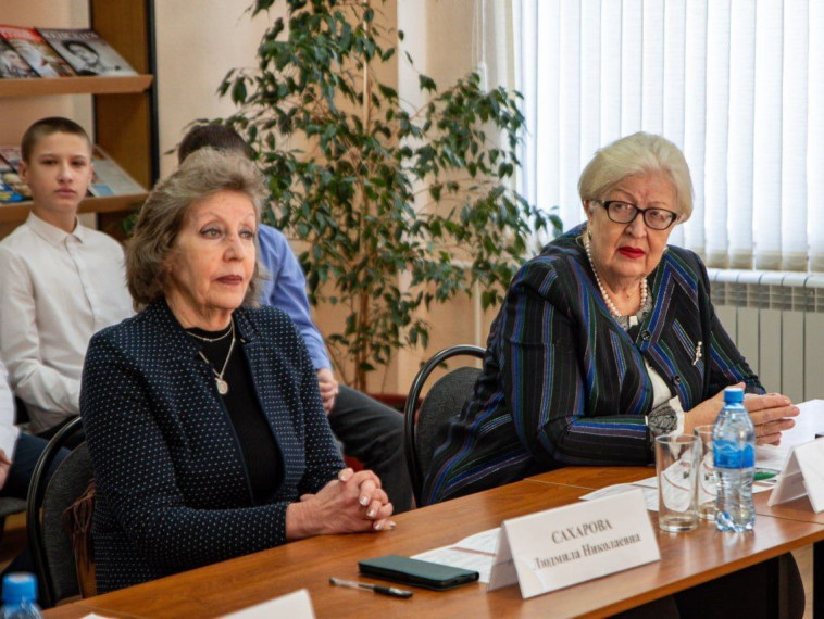 В Курске в 120-летие Аркадия Гайдара состоялся круглый стол «Созвездие «Гайдар». В Курске в 120-летие Аркадия Гайдара состоялся круглый стол «Созвездие «Гайдар».