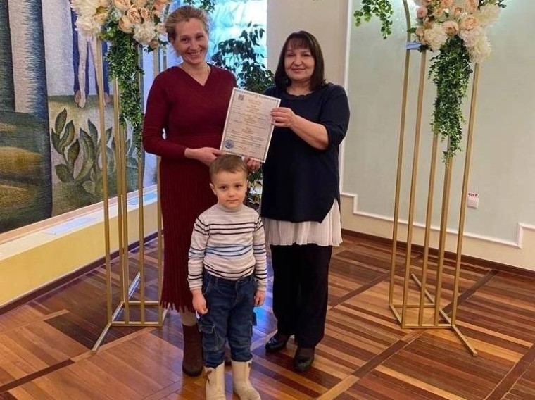 У семьи из Курска родился десятый ребёнок. У семьи из Курска родился десятый ребёнок.