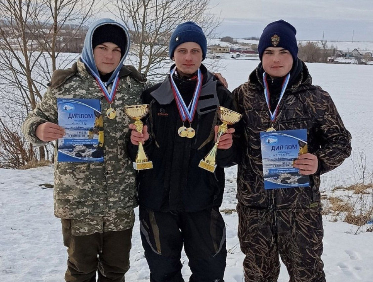 Воспитанники «Отряда Ерш» Курского ГАУ заняли 1 командное место на чемпионате по рыболовному спорту. Воспитанники «Отряда Ерш» Курского ГАУ заняли 1 командное место на чемпионате по рыболовному спорту.