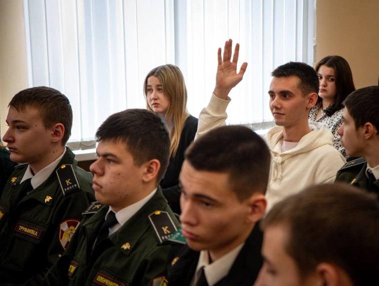 В Курске на базе областного Дворца молодежи началось обучение волонтеров для участия в федеральном проекте «Формирование комфортной городской среды» нацпроекта «Жилье и городская среда», который реализуется по решению Президента РФ Владимира Путина. В Курске на базе областного Дворца молодежи началось обучение волонтеров для участия в федеральном проекте «Формирование комфортной городской среды» нацпроекта «Жилье и городская среда», который реализуется по решению Президента РФ Владимира Путина.