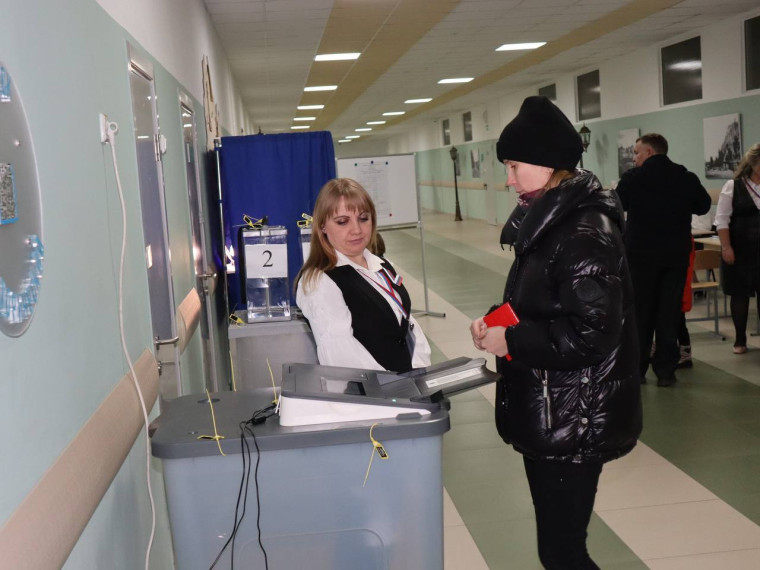 В Курске завершен второй день голосования по выборам президента РФ. В Курске завершен второй день голосования по выборам президента РФ.