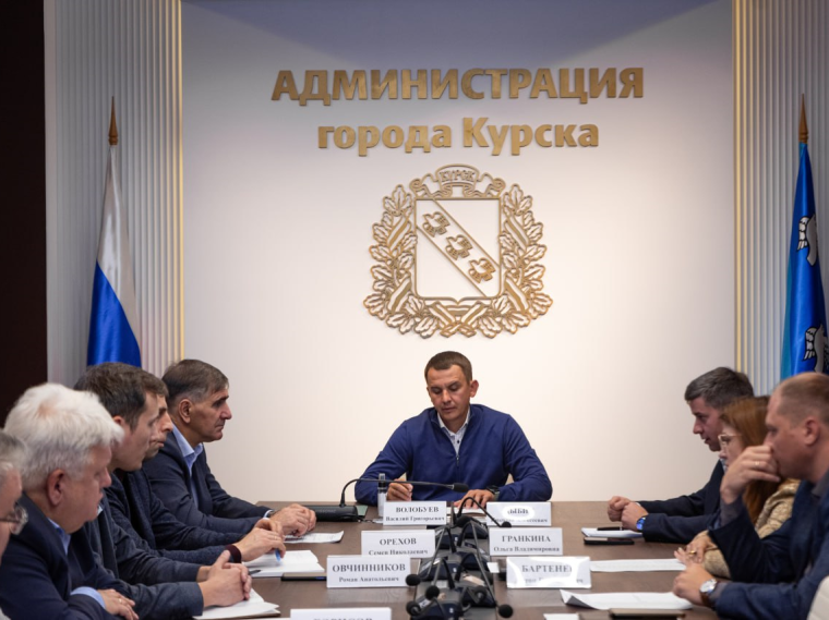 Провёл совещание по вопросу содержания контейнерных площадок и вывоза мусора региональным оператором. Получаю много справедливых жалоб на антисанитарию от горожан. Провёл совещание по вопросу содержания контейнерных площадок и вывоза мусора региональным оператором. Получаю много справедливых жалоб на антисанитарию от горожан.