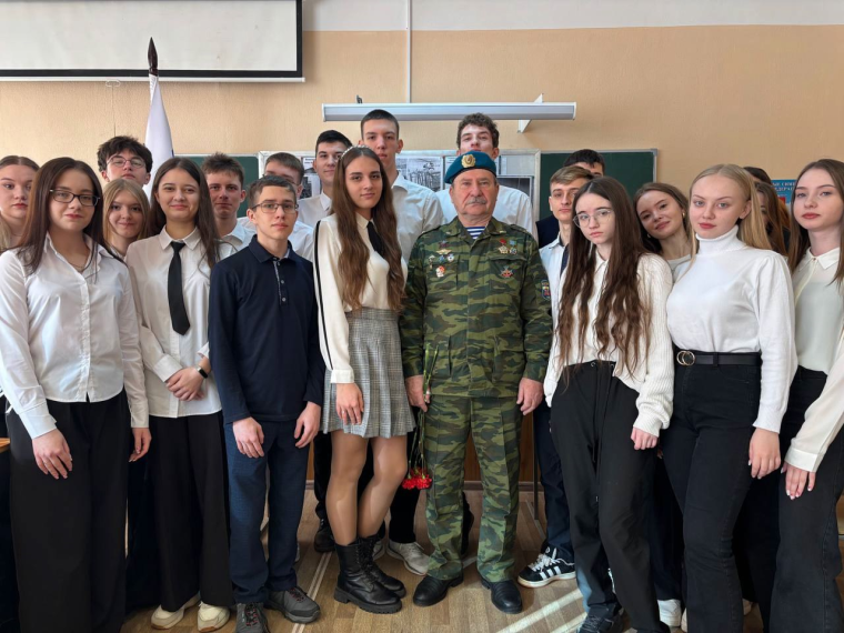 В школе №29 прошел «круглый стол» «Здесь под чужим небом». Он был посвящен годовщине вывода советских войск из Афганистана. В школе №29 прошел «круглый стол» «Здесь под чужим небом». Он был посвящен годовщине вывода советских войск из Афганистана.
