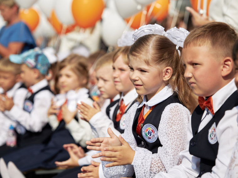 Сегодня в школах Курска открывается запись детей в первый класс. Как сообщили в городском комитете образования, прием заявлений будет проходить в два этапа. Сегодня в школах Курска открывается запись детей в первый класс. Как сообщили в городском комитете образования, прием заявлений будет проходить в два этапа.