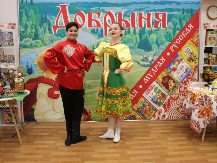 В преддверии Дня русской народной сказки в Центральной городской библиотеке имени Ф.А. Семёнова состоялось торжественное открытие III Межрегионального фестиваля русской народной сказки «Добрыня». В преддверии Дня русской народной сказки в Центральной городской библиотеке имени Ф.А. Семёнова состоялось торжественное открытие III Межрегионального фестиваля русской народной сказки «Добрыня».
