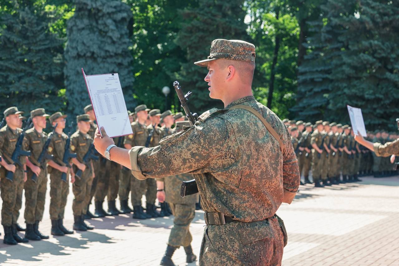 Воинскую присягу принял. Присяга. Воинская присяга. Присяга в армии. Принятие присяги.